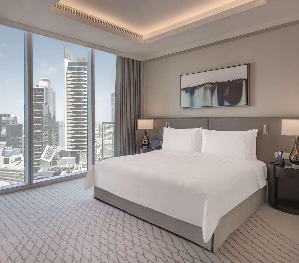 Address Dubai Mall Rum bild A bedroom at the hotel