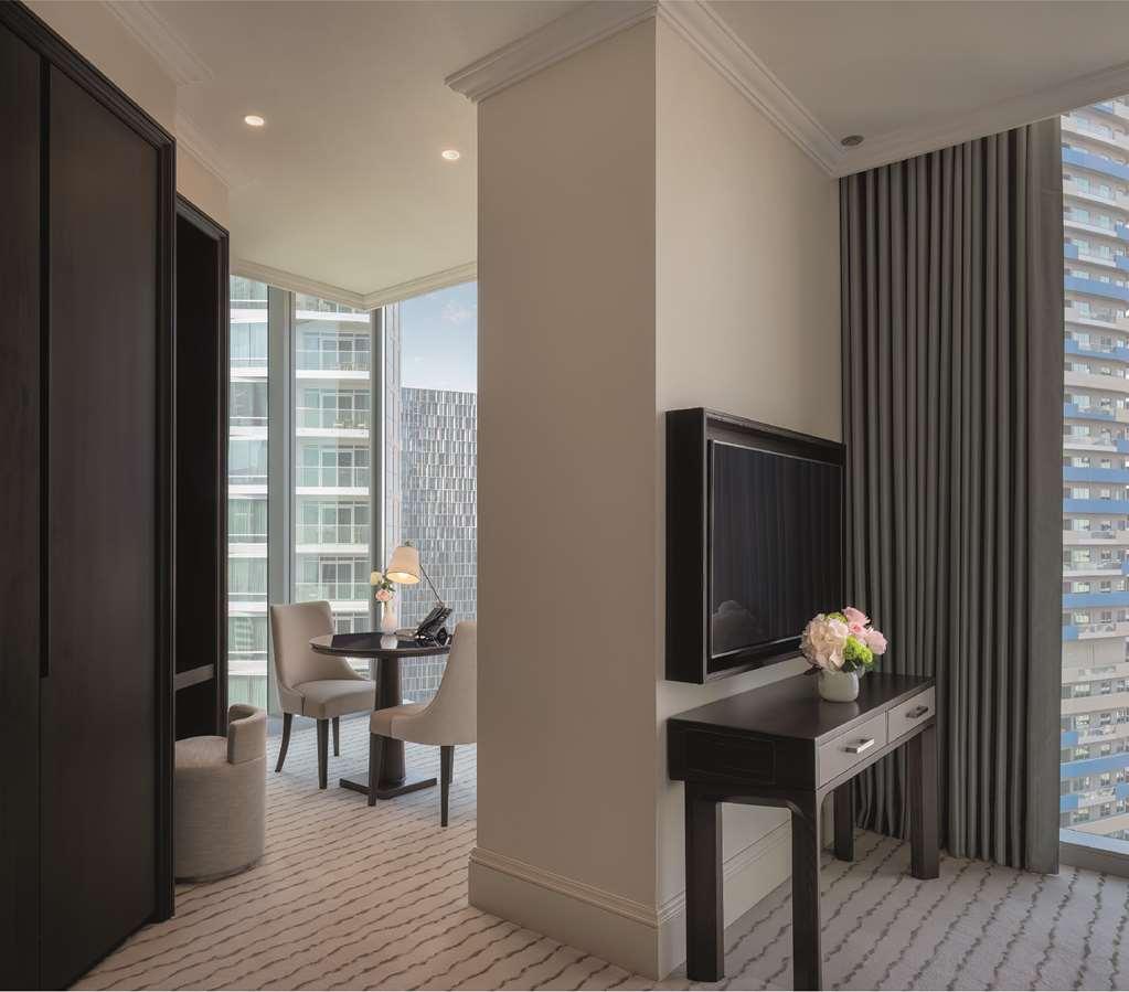 Address Dubai Mall Rum bild A guest room at the hotel