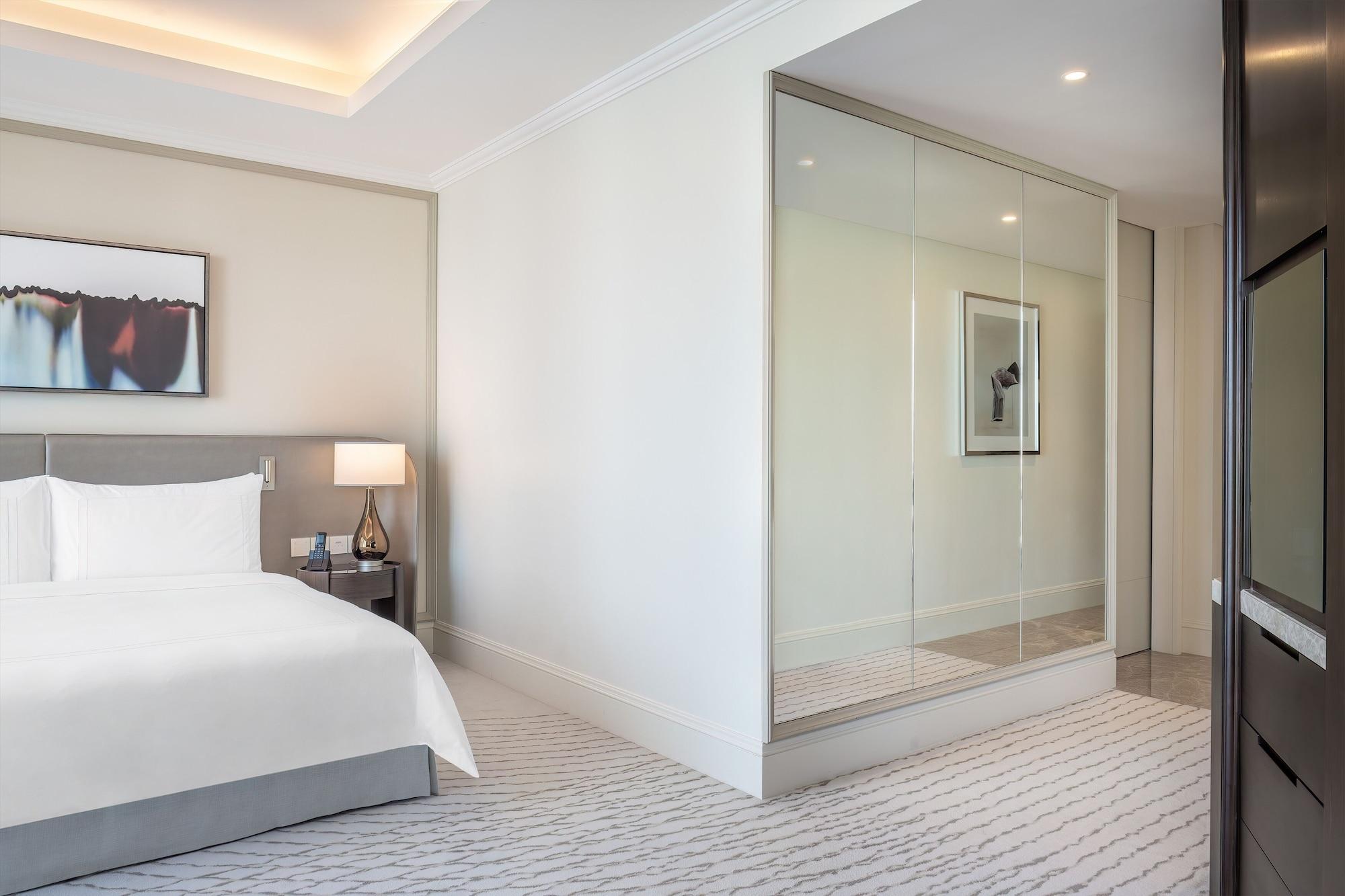 Address Dubai Mall Exteriör bild A bedroom at the hotel