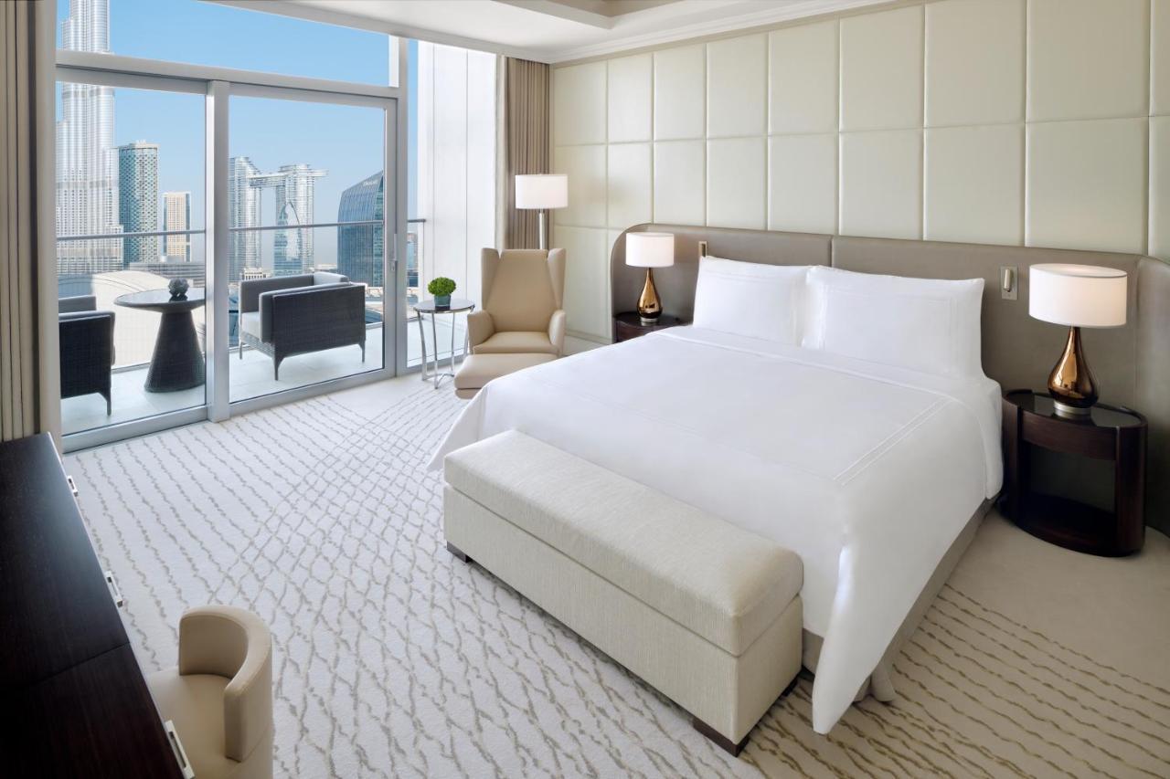 Address Dubai Mall Exteriör bild A bedroom at the Address Downtown Hotel
